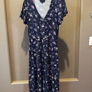 Fortune & Ivy floral print midi dress. Never worn.